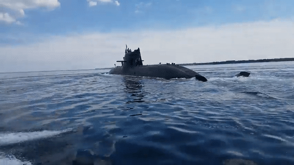 Vượt qua 'hố đen đại dương' Kilo Nga, Type-212 của Đức mới là tàu ngầm phi hạt nhân mạnh nhất  ảnh 6