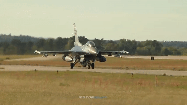 Không mua được tiêm kích F-16 Mỹ, Thổ Nhĩ Kỳ sẽ quay sang Su-35 Nga? ảnh 4