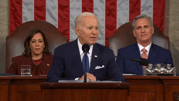 Nghị sĩ Mỹ phản ứng trong lúc ông Biden đọc Thông điệp Liên bang ảnh 3