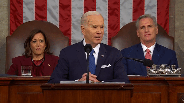 Nghị sĩ Mỹ phản ứng trong lúc ông Biden đọc Thông điệp Liên bang ảnh 7