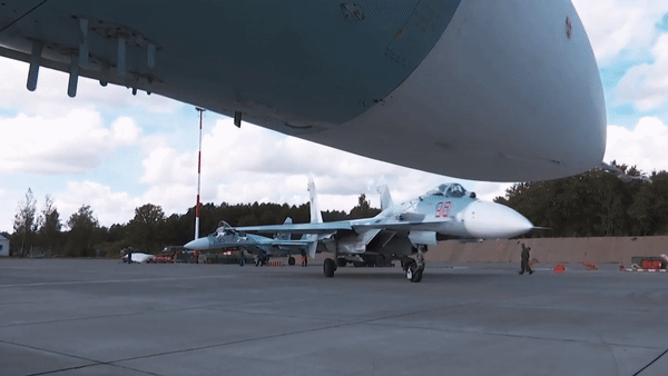 Vì sao Su-27 nằm trong số những chiến đấu cơ nguy hiểm nhất thế giới? ảnh 12