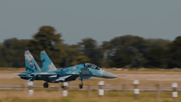 Vì sao Su-27 nằm trong số những chiến đấu cơ nguy hiểm nhất thế giới? ảnh 35