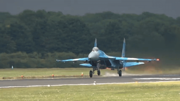 Vì sao Su-27 nằm trong số những chiến đấu cơ nguy hiểm nhất thế giới? ảnh 9