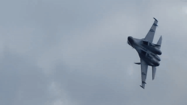 Vì sao Su-27 nằm trong số những chiến đấu cơ nguy hiểm nhất thế giới? ảnh 36