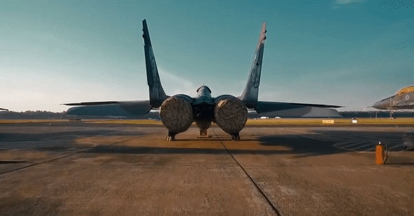 Dòng chiến đấu cơ hạng nhẹ MiG-29 huyền thoại của Nga ảnh 10
