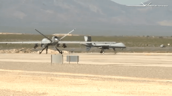 Nga đăng video tiêm kích áp sát UAV 'Thần chết' MQ-9 Mỹ ảnh 30