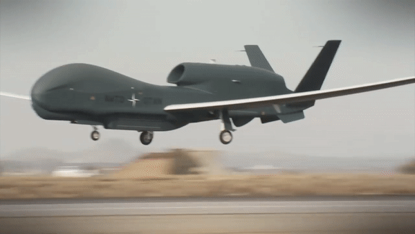 Mỹ điều UAV trinh sát RQ-4 đắt tiền hơn cả tiêm kích F-35 tới Biển Đen ảnh 6