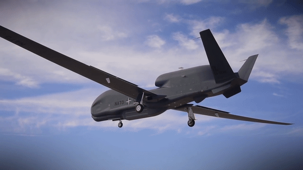 Mỹ điều UAV trinh sát RQ-4 đắt tiền hơn cả tiêm kích F-35 tới Biển Đen ảnh 29