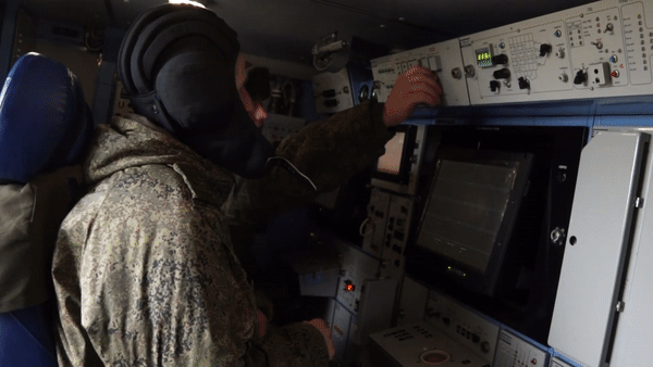'Rồng lửa' Tor-M2DT tạo ô bảo vệ căn cứ Nga tại Bắc Cực ảnh 2