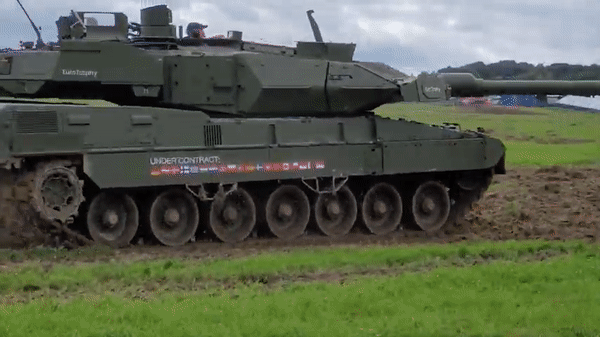 Đức chi tiền sắm phiên bản siêu tăng mạnh nhất Leopard 2A7V ảnh 1