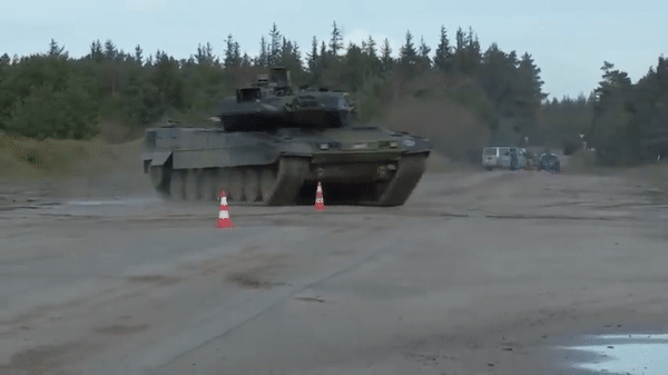Đức chi tiền sắm phiên bản siêu tăng mạnh nhất Leopard 2A7V ảnh 6