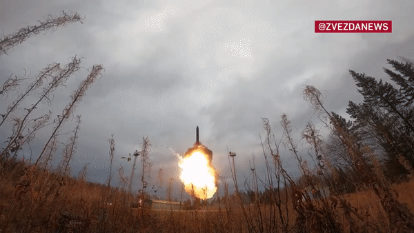 Nga diễn tập với tên lửa đạn đạo 'Con trai của quỷ Satan' ảnh 16