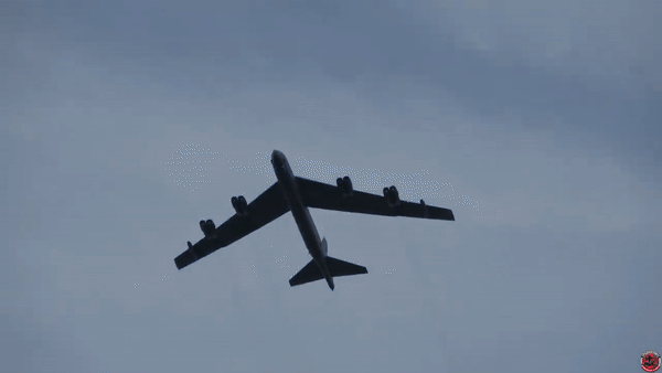 'Pháo đài bay' B-52 Mỹ gia tăng sức mạnh khi gắn radar mảng pha chủ động (AESA)