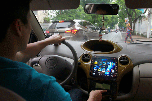 Bạn có thói quen nguy hiểm khi lái xe? Lắp đặt thiết bị giám sát hành trình sẽ giúp bạn nhận ra và thay đổi những thói quen đó ngay từ khi tiếp cận với việc lái xe.