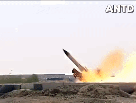 [NÓNG] Syria bất ngờ bắn tên lửa S-200, máy bay Israel tháo chạy