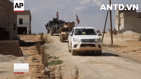 [ẢNH] Mỹ bất ngờ rút quân, chiến trường Syria chuyển biến dữ dội, Nga thắng lợi chiến lược?
