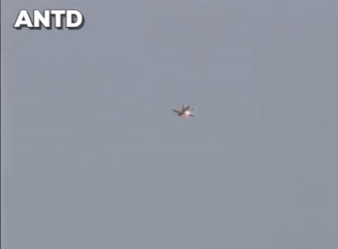 [ẢNH] Phòng không Syria khạc lửa hủy diệt các tên lửa từ chiến đấu cơ Israel đêm qua
