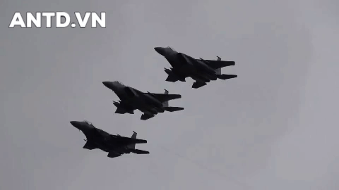 [ẢNH] Tiêu diệt 104 máy bay đối phương và chưa từng bị bắn hạ, F-15 khiến Su-27/30/35 Nga chạnh lòng