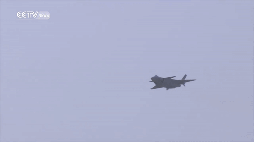 [ẢNH] Giật mình J-20 Trung Quốc mạnh hơn Su-57, hồi chuông cảnh tỉnh cho Nga?