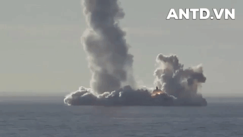 [ẢNH] Tàu ngầm Nga phóng thành công tên lửa hạt nhân Bulava, cú đấm thép đã hoàn thiện