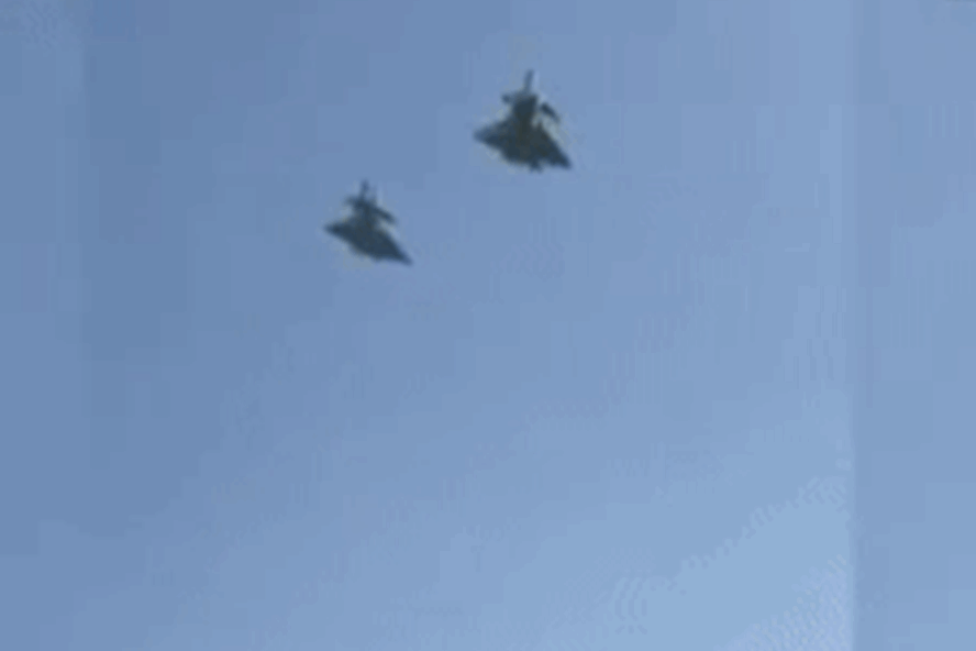 [ẢNH] Chiến đấu cơ tàng hình J-20 Trung Quốc phô trương phi đội bay biểu diễn đặc biệt