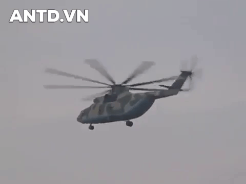 [ẢNH] Ngấm đòn từ Ukraine, Nga xót xa nhìn trực thăng lớn nhất thế giới phải nằm đất