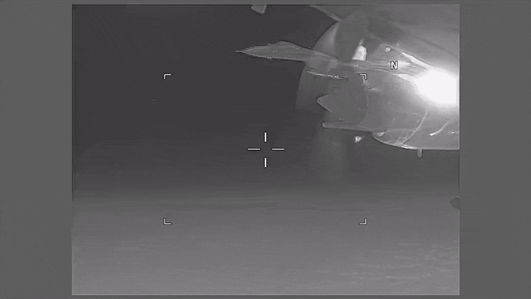 [ẢNH] P-8A Poseidon Mỹ vội vã rút lui sau khi bị tiêm kích Nga truy đuổi?
