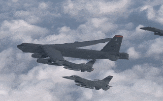 [ẢNH] Mỹ cho pháo đài bay B-52H 
