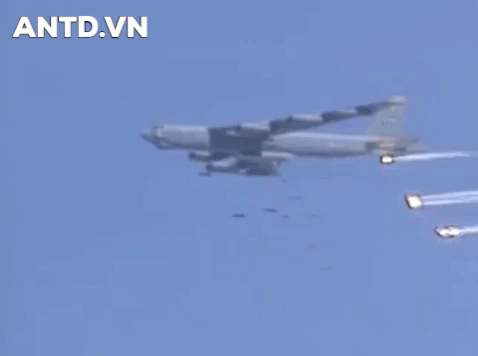 [ẢNH] Chuyện lạ khi B-52H mất đuôi nhưng vẫn hạ cánh an toàn