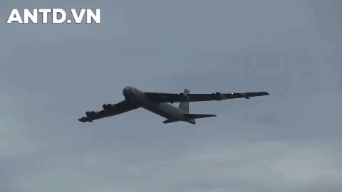 B-52 Mỹ thị uy Nga trong bối cảnh chiến sự Ukraine leo thang