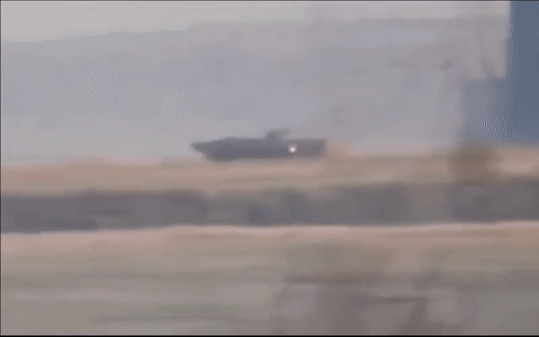 Xe chiến đấu bộ binh BMP-1 Ukraine bị pháo Nga 'xé toạc'