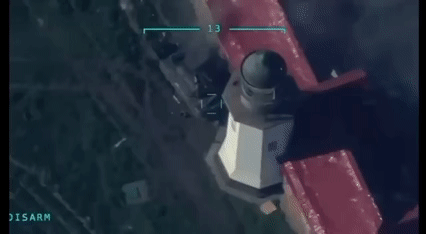 Ukraine chiếu cảnh UAV Bayraktar TB2 tập kích phá hủy tàu đổ bộ Nga ở đảo Rắn