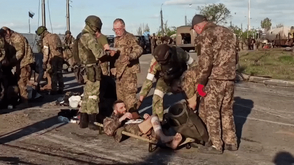 Tương lai bất định của những binh sĩ Ukraine 'buông súng' tại Azovstal