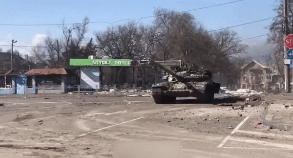 Nga huy động lượng lớn 'xe tăng quốc bảo' Liên Xô vào chiến trường Ukraine