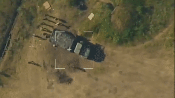 Cận cảnh 15 siêu pháo M777 mới tinh Mỹ vừa chuyển tới Ukraine liền bị Nga phá hủy