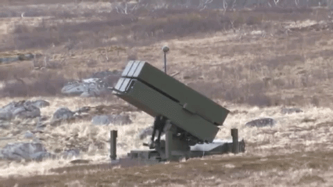 Hệ thống tên lửa phòng không NASAMS Mỹ chuyển cho Ukraine nguy hiểm ra sao?