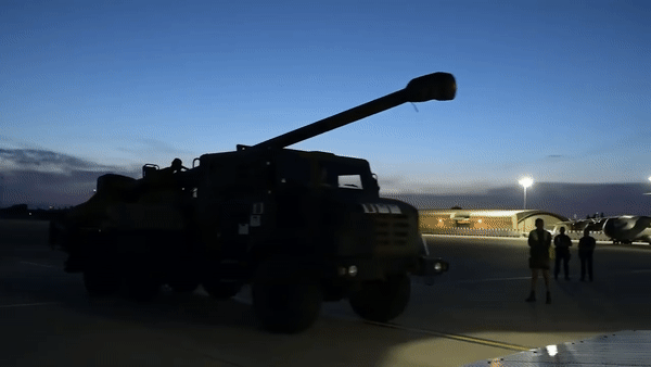 Truyền thông Nga: Lính Ukraine tìm cách bán pháo tự hành Casear với giá chỉ 120.000 USD