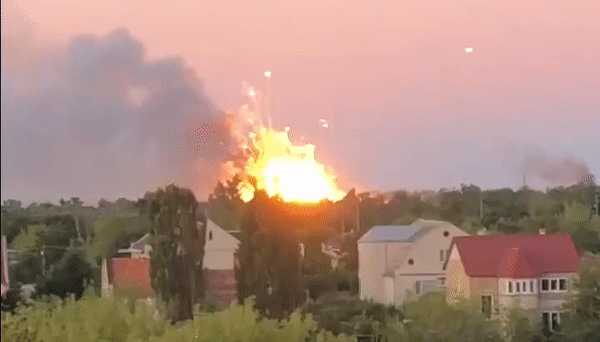 Không phải HIMARS mà là pháo M777 với đạn Excalibur đã tấn công cầu tại Kherson?