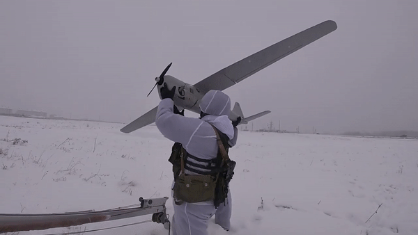 Vì sao Ukraine phải dồn lực 'truy sát' UAV nhỏ bé Orlan-10 của Nga?