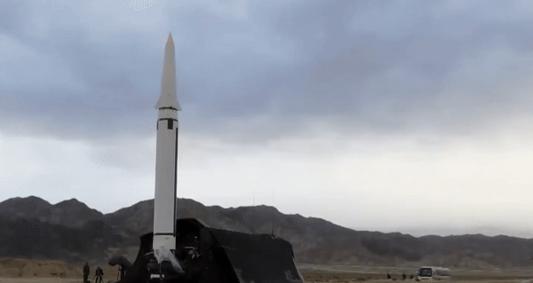 Tên lửa đạn đạo DF-15B vừa được Trung Quốc phóng ra biển, thị uy đảo Đài Loan