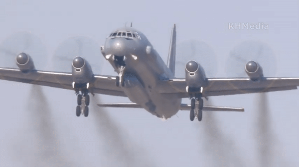 Trinh sát cơ IL-20M Nga bất ngờ bị ‘chim ăn thịt’ F-22 Raptor Mỹ áp sát 