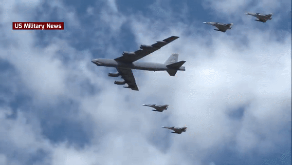 Mỹ điều 4 'pháo đài bay' B-52H tới sát biên giới Nga?