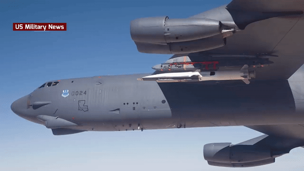 Mỹ điều 4 'pháo đài bay' B-52H tới sát biên giới Nga?