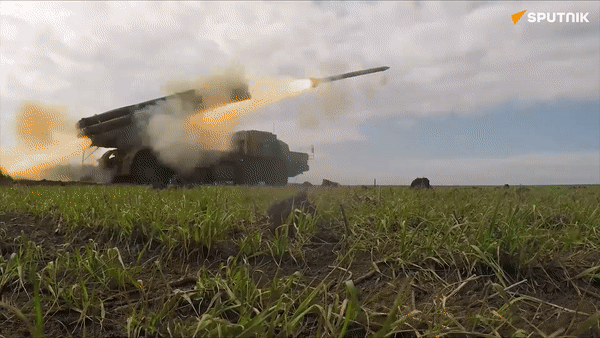 Vì sao 'bão táp' BM-27 lại soán ngôi 'lốc lửa' BM-30 trên chiến trường Ukraine?