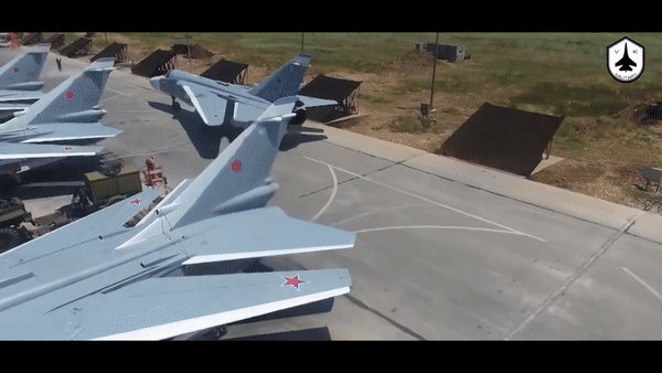 Cường kích Su-24 Nga bay sát mặt đất tại chiến trường Kherson