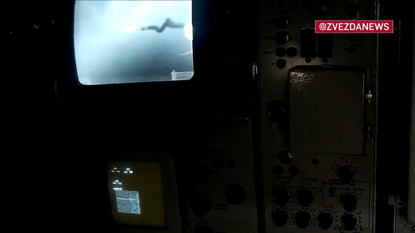 Hệ thống phòng không Tor-M1 Nga bị tiêu diệt bởi UAV TB2 Ukraine tại Kherson
