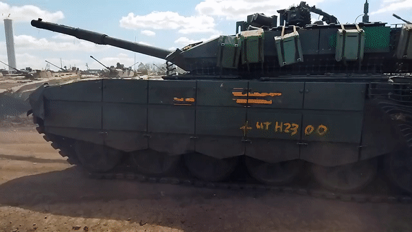 'Siêu tăng' T-90M Nga tập trung, sẵn sàng tung vào chiến trường Ukraine