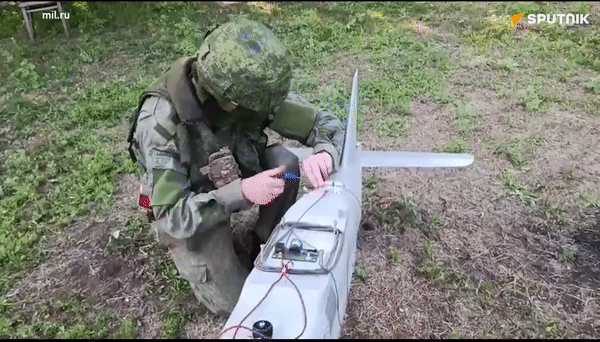 'Mắt thần pháo binh' UAV Orlan-10 của Nga tại chiến trường Ukraine