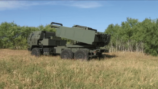 Mỹ chuyển thêm 18 pháo phản lực HIMARS cho Ukraine