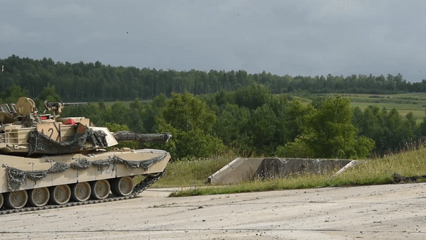 Truyền thông Nga: Mỹ có kế hoạch cung cấp cho Ukraine 200 xe tăng M1A1 Abrams